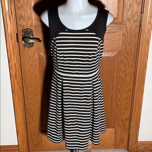 Cute box pleated dress